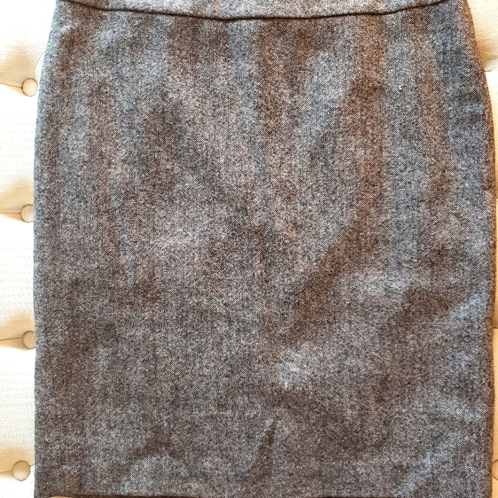 EUC CABI Tweed Pencil Skirt size 8